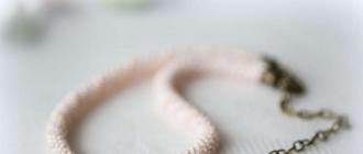 Modna ogrlica iz perl: vzorec tkanja za odprto ogrlico